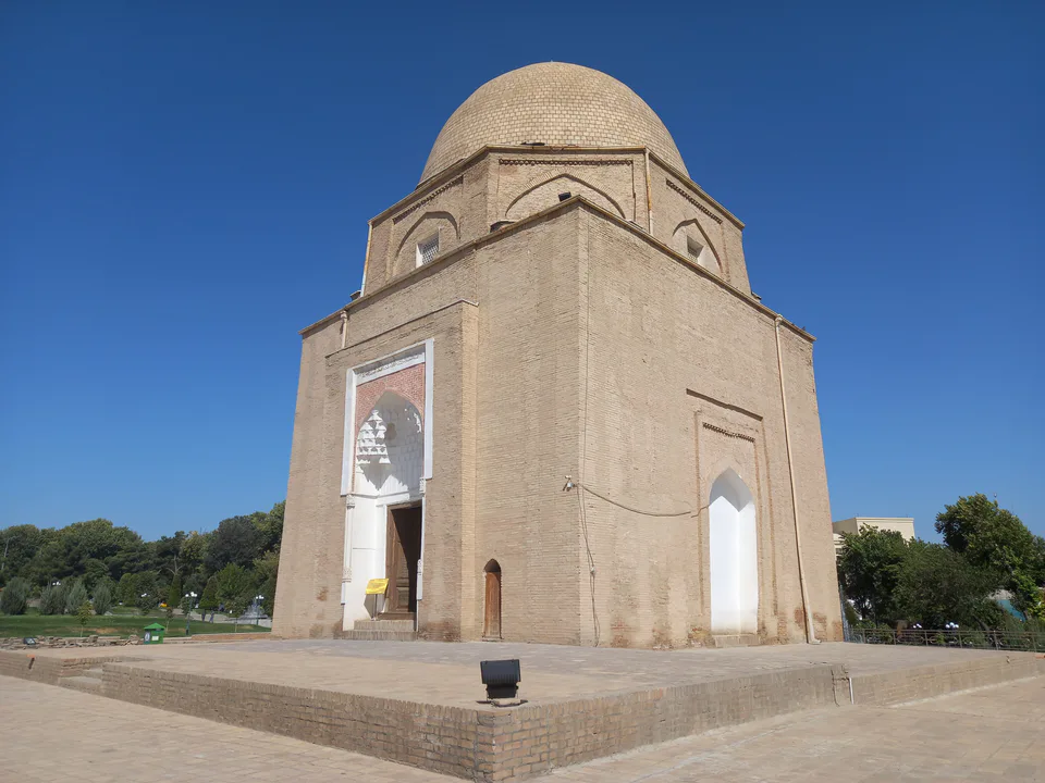 Ruhobod majmuasi (maqbara, madrasa, masjid va minora): Samarqand, Rui Gonsales de Klavixo koʻchasi, 10-uy