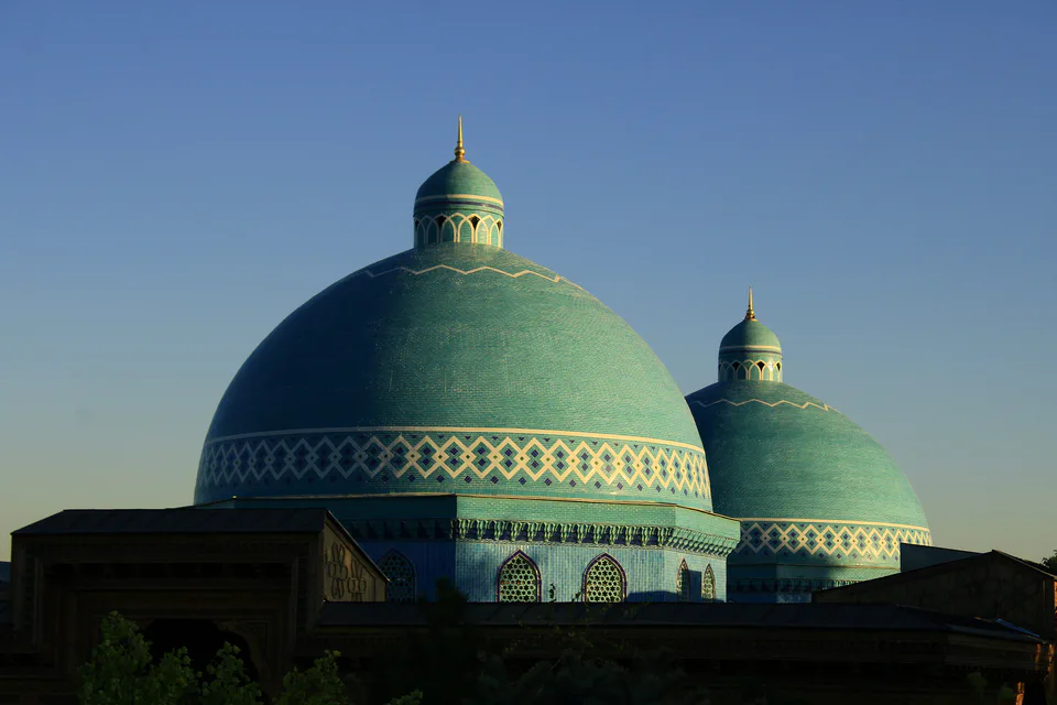 Shahidlar xotirasi yodgorlik majmui: Toshkent, Yunusobod tumani, Firdavsiy koʻchasi