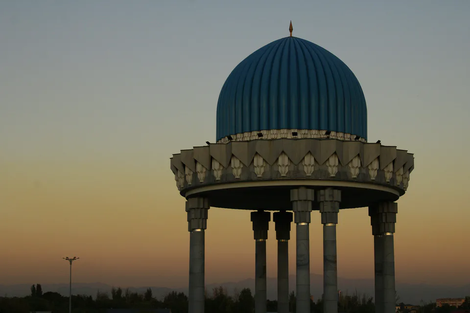 Shahidlar xotirasi yodgorlik majmui: Toshkent, Yunusobod tumani, Firdavsiy koʻchasi