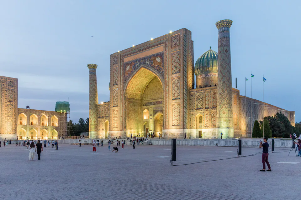 Registon majmuasi (Ulugʻbek, Sherdor, Tilla Kori): Samarqand viloyati, Samarqand, Registon maydoni, Tilla Kori madrasasi