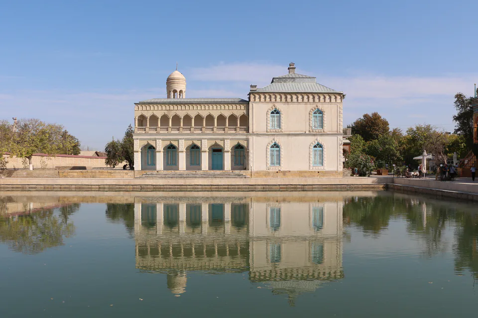 Sitorai Mohi Xosa saroyi