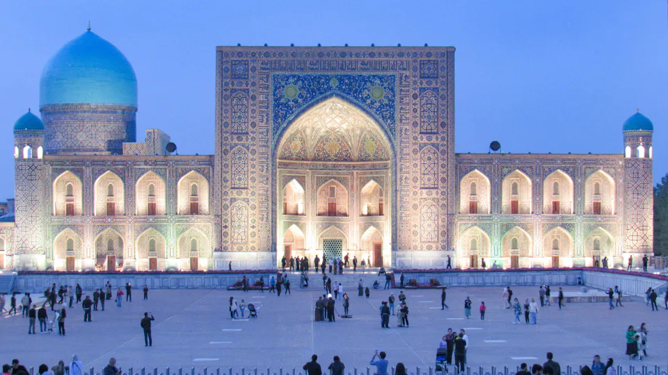 Tilla Kori medrese at Registan square. Samarkand, Uzbekistan.