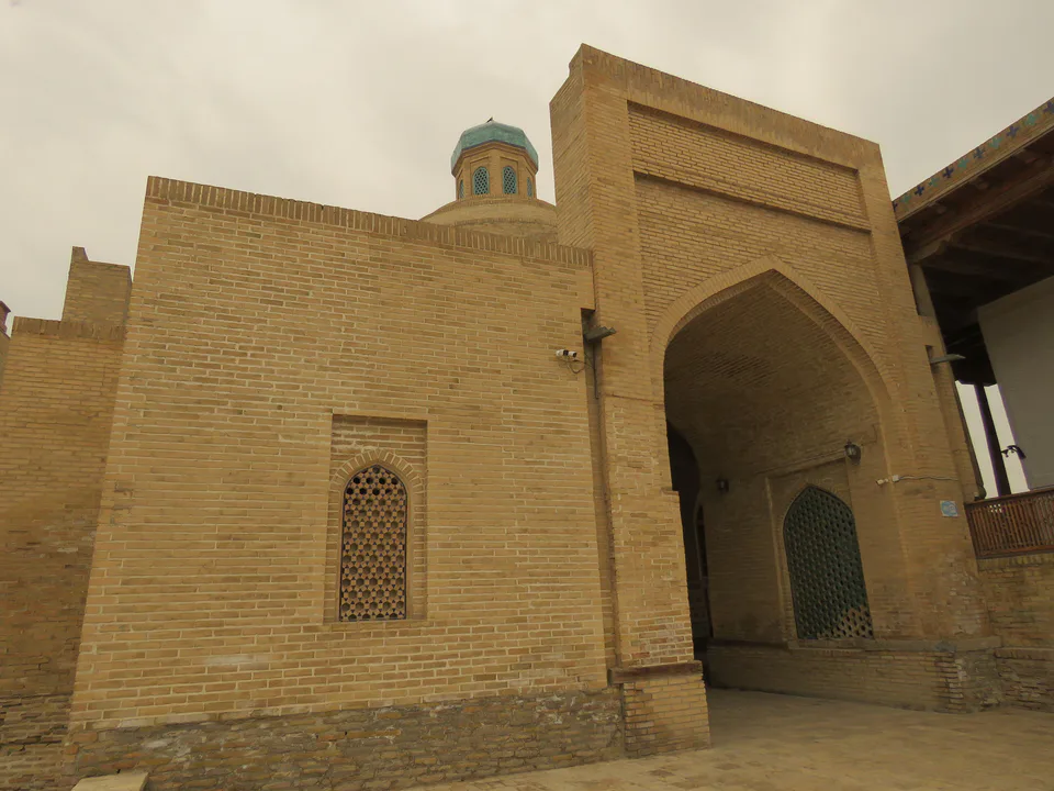Toqi Sarrofon dome (Money Changers dome)