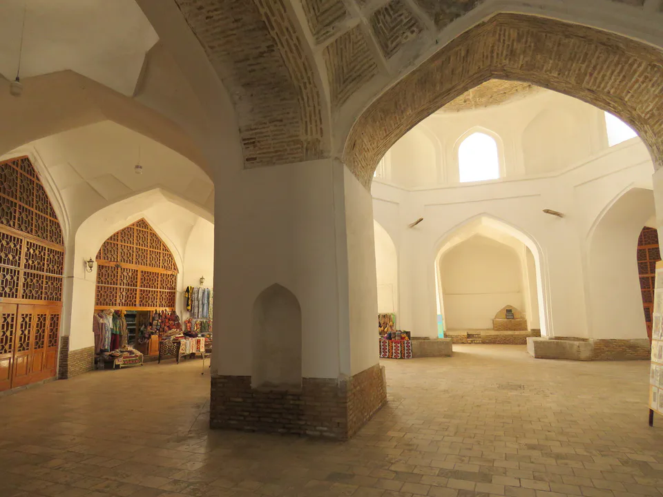 The Toqi Telpak Furushon dome (The Dome of the Hat Merchants)