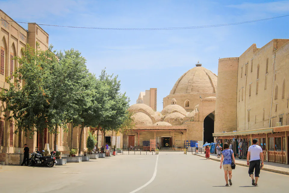 Toqi Zargaron: Buxoro viloyati, Buxoro, “I. Buxoriy” MFY, Haqiqat koʻchasi
