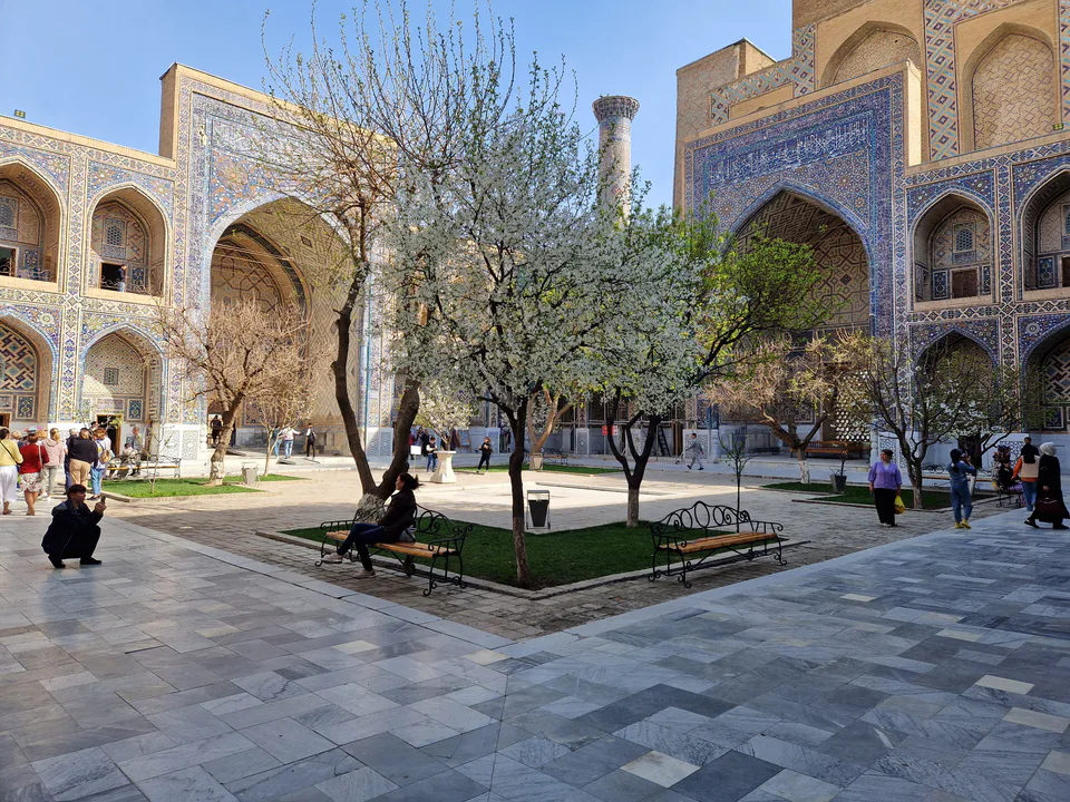 Registon majmuasi (Ulugʻbek, Sherdor, Tilla Kori): Samarqand viloyati, Samarqand, Registon maydoni, Tilla Kori madrasasi