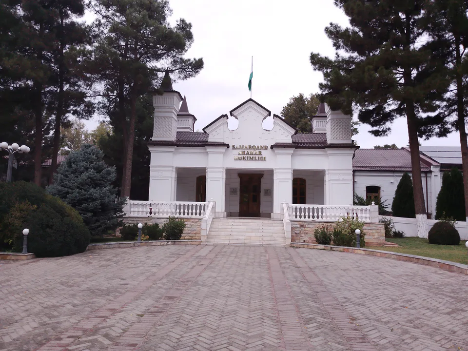Fuqarolik inshooti, Samarqand gubernatorining saroyi: Samarqand viloyati, Samarqand, Abdurahmon Jomiy koʻchasi, 59-uy