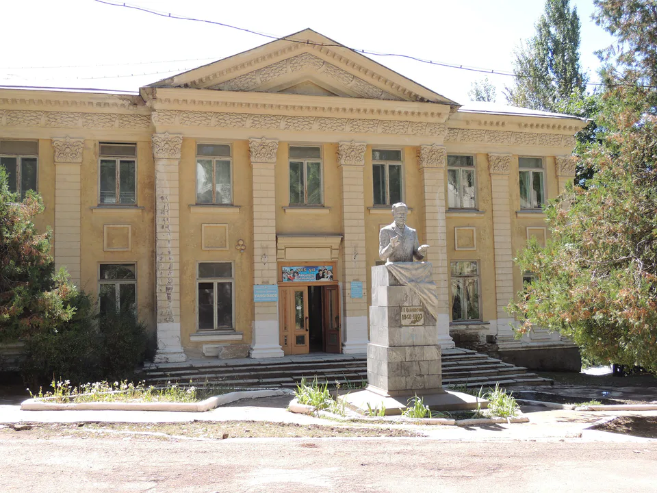 Музыкальная школа в Янгиабаде