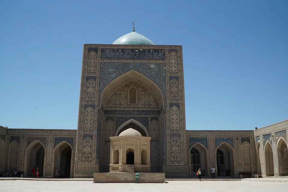 Kalyan Mosque courtyard