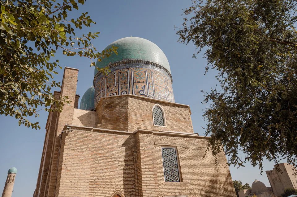 Dorut Tilovat majmuasi: Qashqadaryo viloyati, Shahrisabz, Qoʻshhovuz MFY Ipak yoʻlikoʻchasi, 89-uy, Shahrisabz Tarixiy markazi