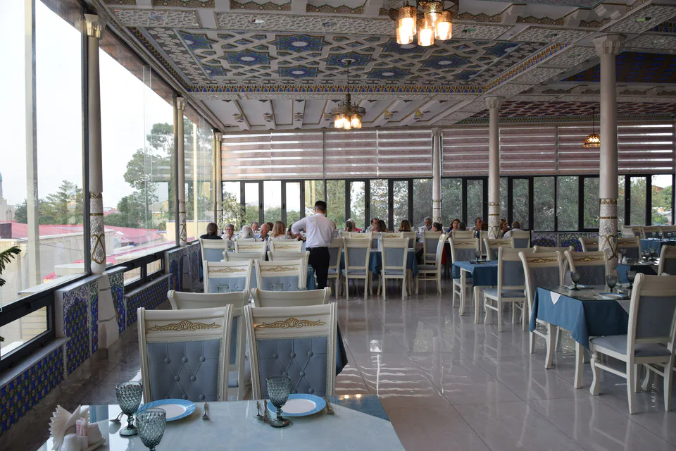 Vue de l'hôtel Bibikhanum à Samarcande.